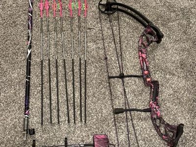Women’s left handed compound bow