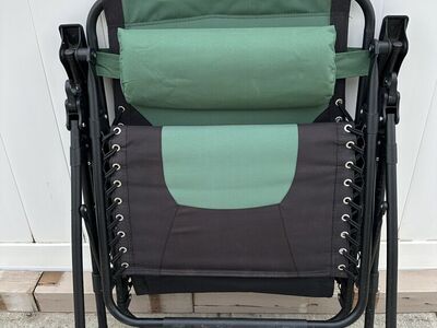 Comfy Zero Gravity Lounge Chair With Pillow