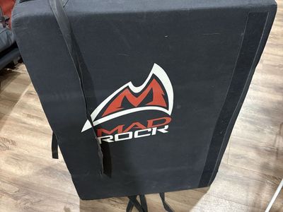 Mad Rock Climbing Crash Pad - Black Bouldering Mat