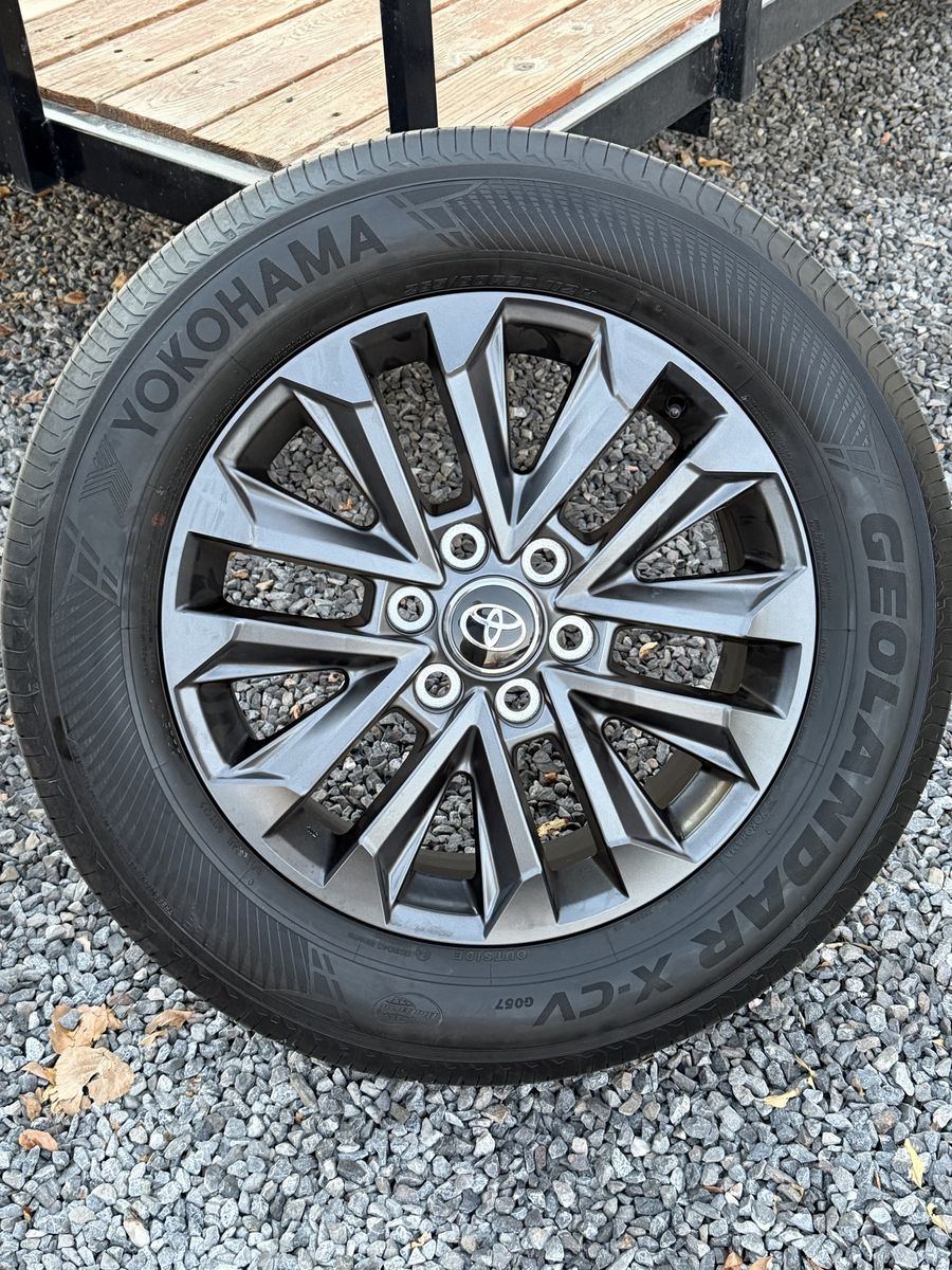Brand New Yokohama 265 60r 20 tires/wheels