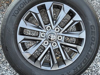 Brand New Yokohama 265 60r 20 tires/wheels
