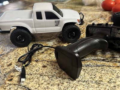 New Axial SCX24 Basecamp RTR Battery+Charger included
