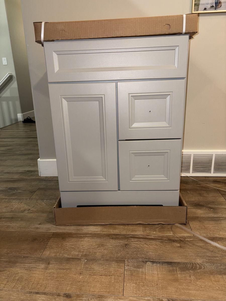 NEW Sedgewood 24.5 inch Single Sink Bath Vanity in Dove Gray