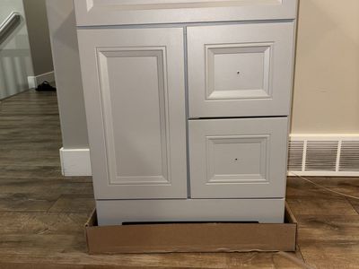 NEW Sedgewood 24.5 inch Single Sink Bath Vanity in Dove Gray