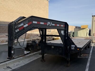 2015 HD PJ Gooseneck Trailer