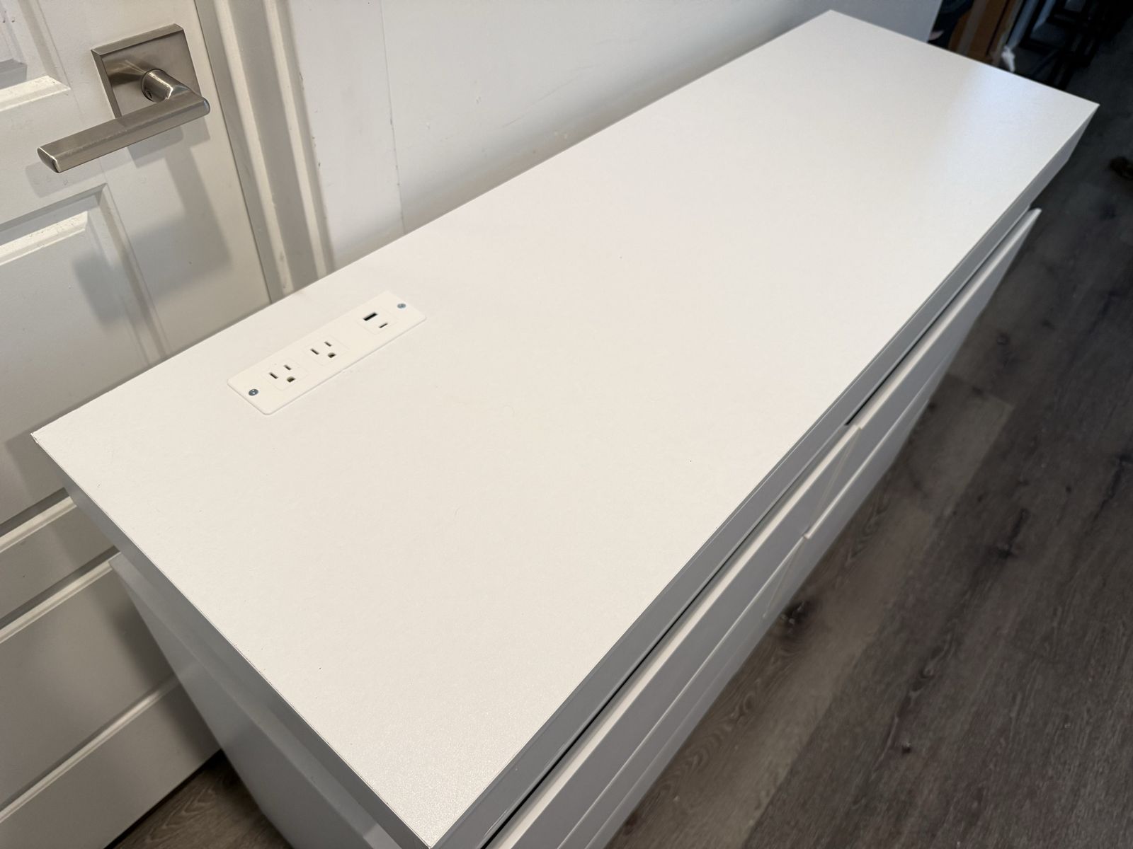 Main image 7