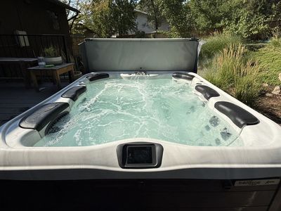 Bullfrog A7L Spa/Hot Tub-Used, Excellent Condition