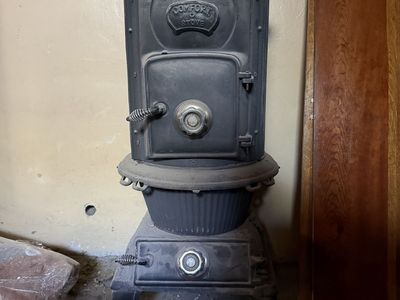 Antique Comfort Stove Cast Iron Wood Burning Fireplace Stove