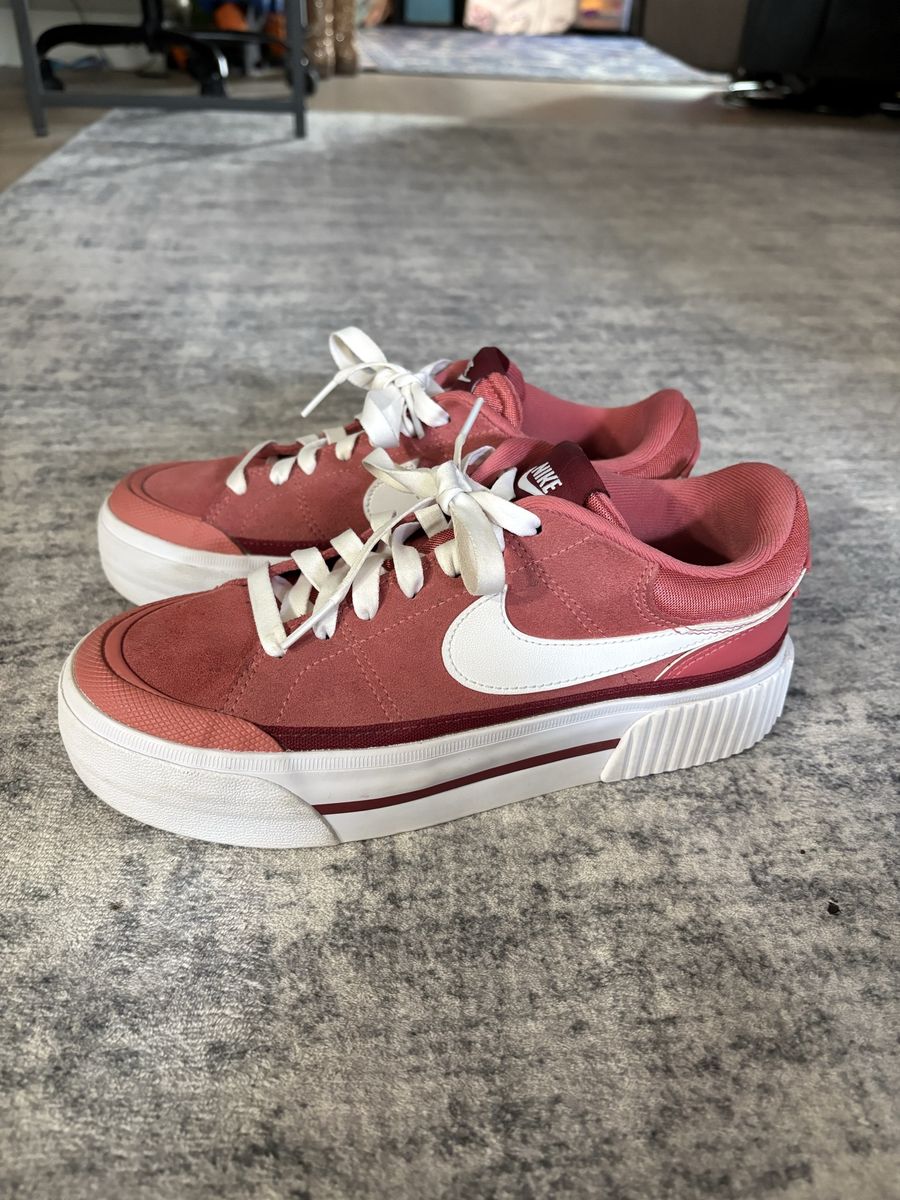 Nike Women's Court Legacy Lift Platform Shoes - Pink/White, Excellent Condition size 6 Women’s