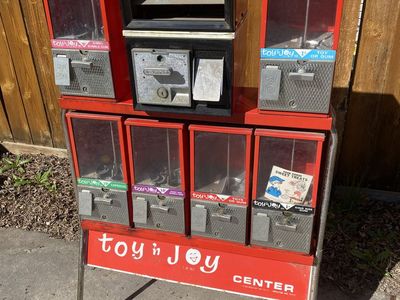 Candy machine (vintage)