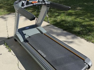 Mattix Commercial Treadmill