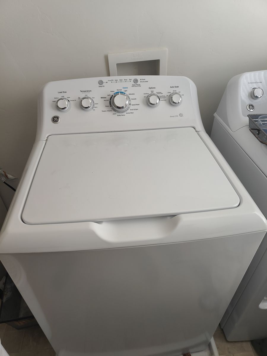 GE Washer (2017) and Dryer Set (2019) White