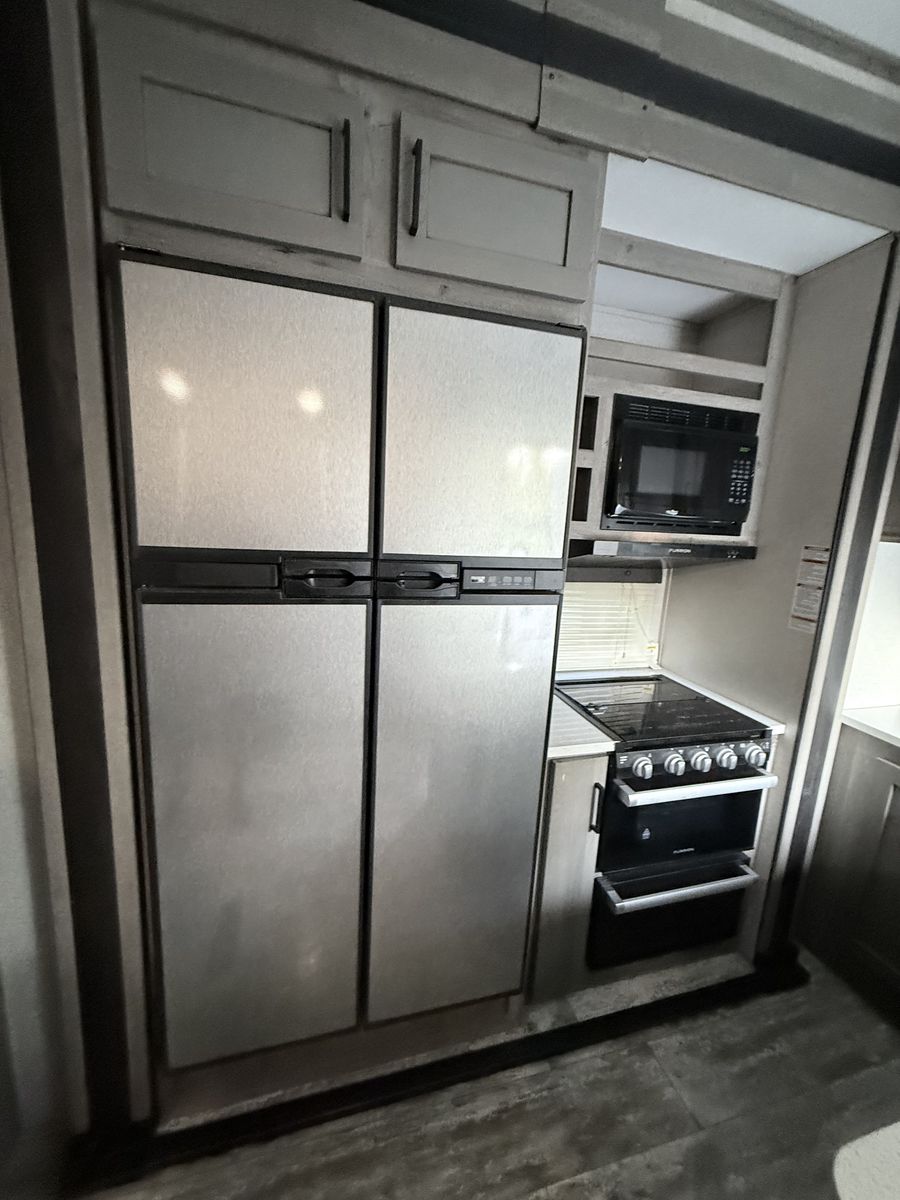 Main image 11