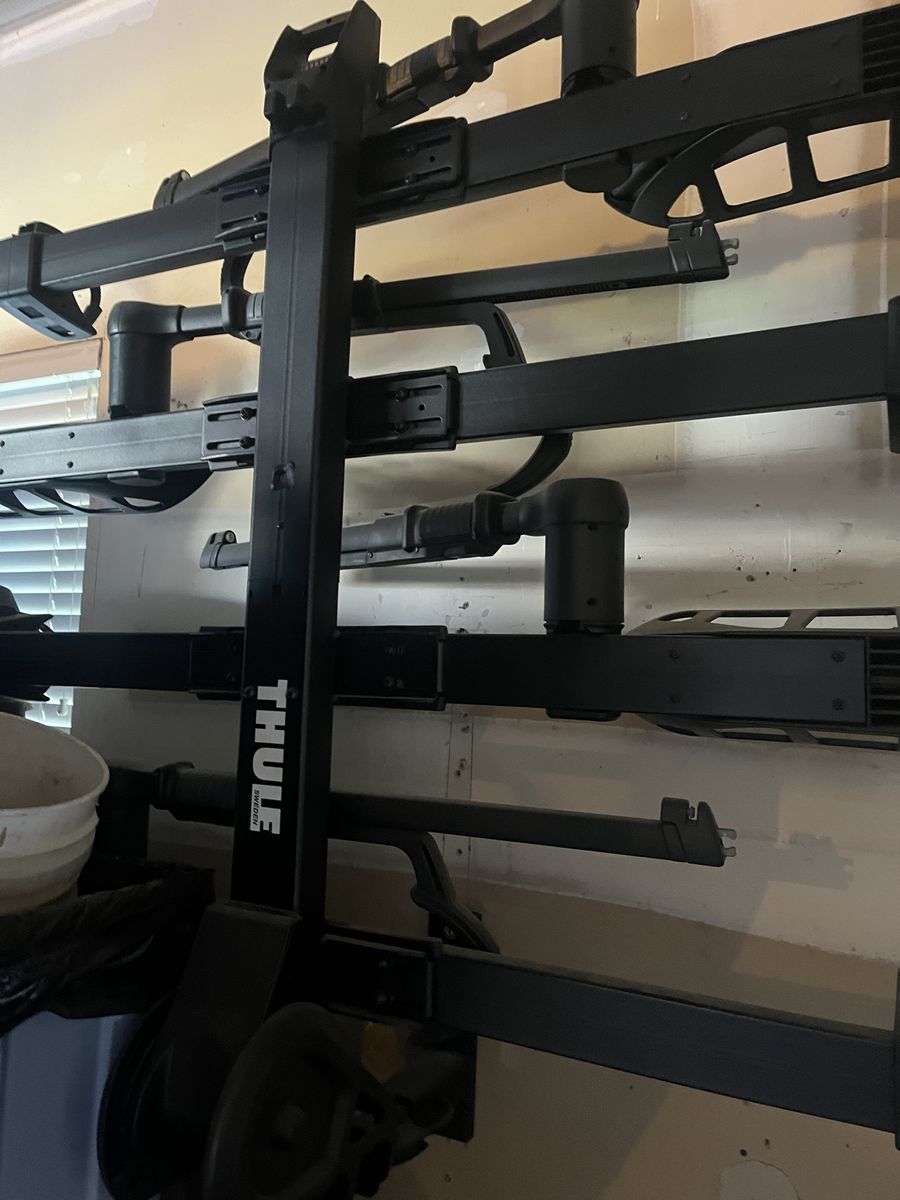 Thule T2 Pro XT 2-Bike Hitch Rack - Black - Excellent Condition for Car/Truck