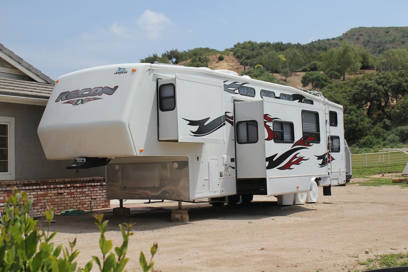 2008 Jayco Recon ZX, Model F36V, 5th Wheel Toy Hauler Trailer