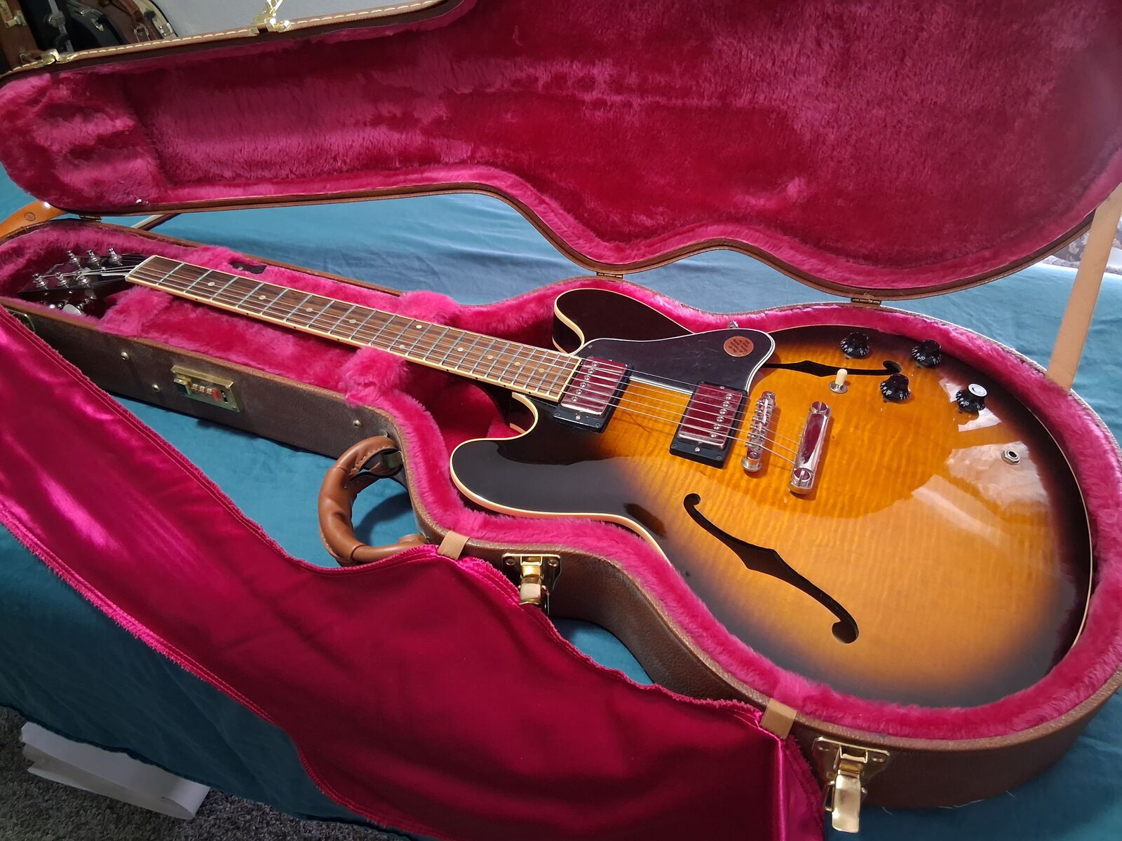 1992 Gibson ES-335 Dot Vintage Sunburst Semihollow Electric Guitar