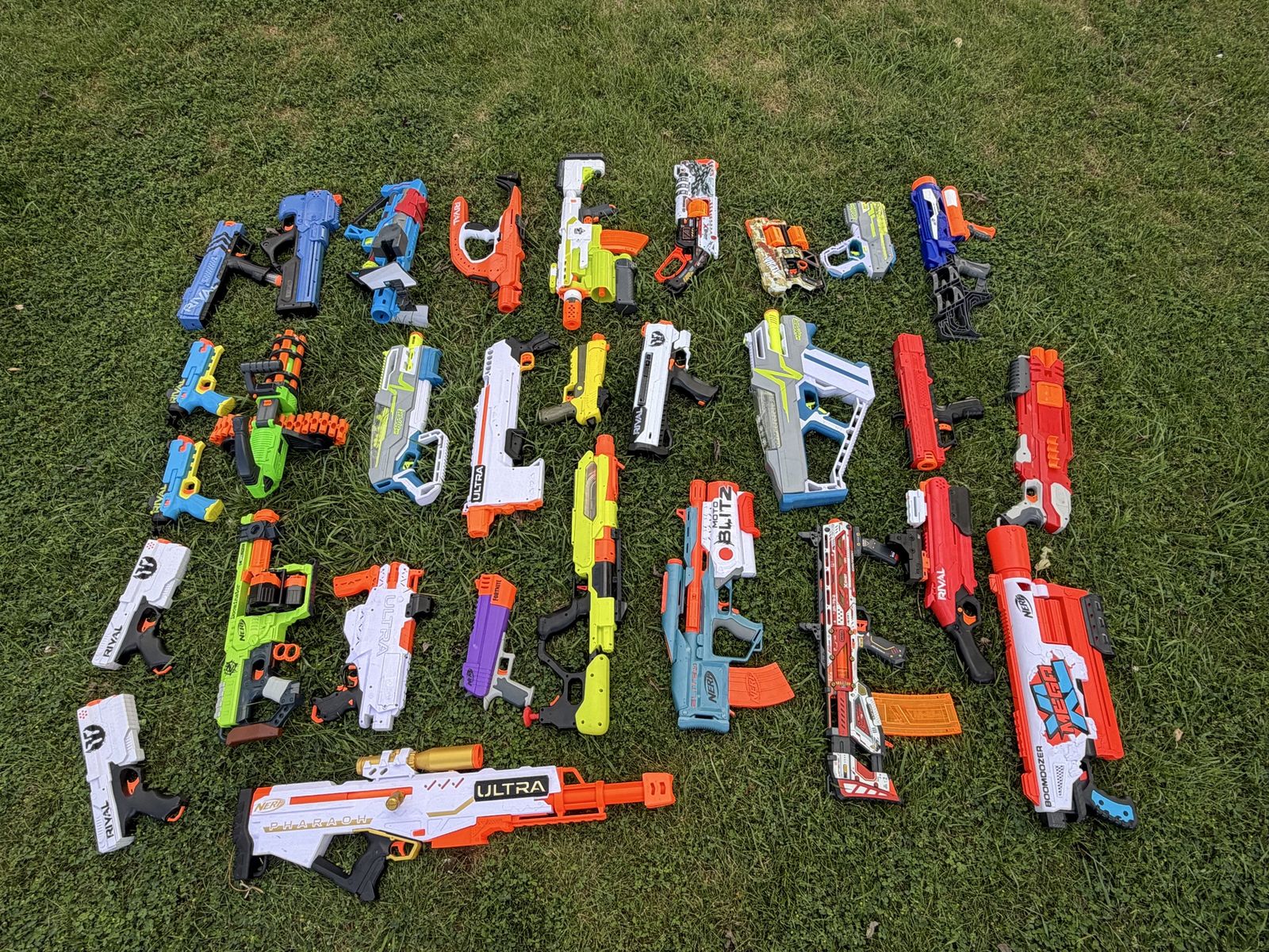 HUGE Nerf & X-Shot Battle Lot – 35+ Blasters, Bunkers, Vests & Ammo!