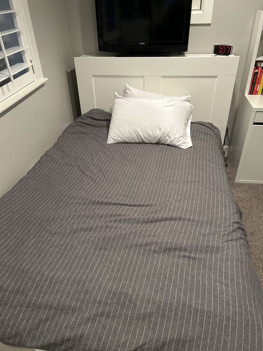 Twin Size Bed Frame with White Headboard - Modern & Sturdy