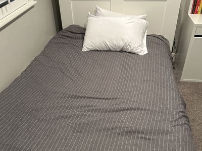 Twin Size Bed Frame with White Headboard - Modern & Sturdy