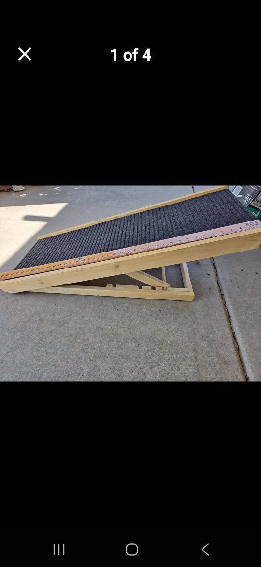 Adjustable dog ramp