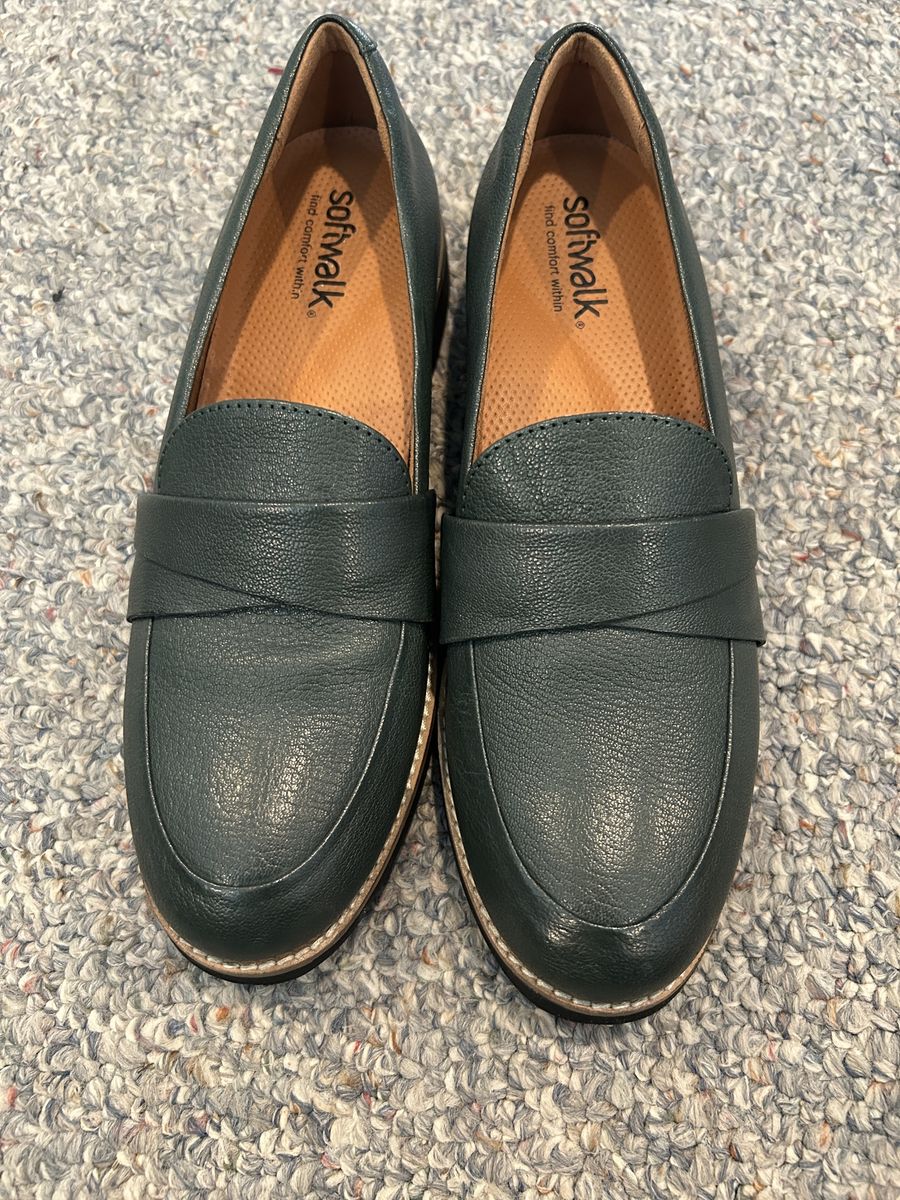 Softwalk Women's Dark Green Leather Loafers Size 11