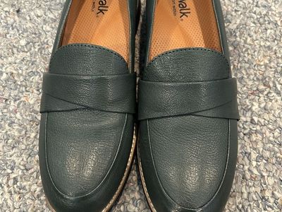 Softwalk Women's Dark Green Leather Loafers Size 11