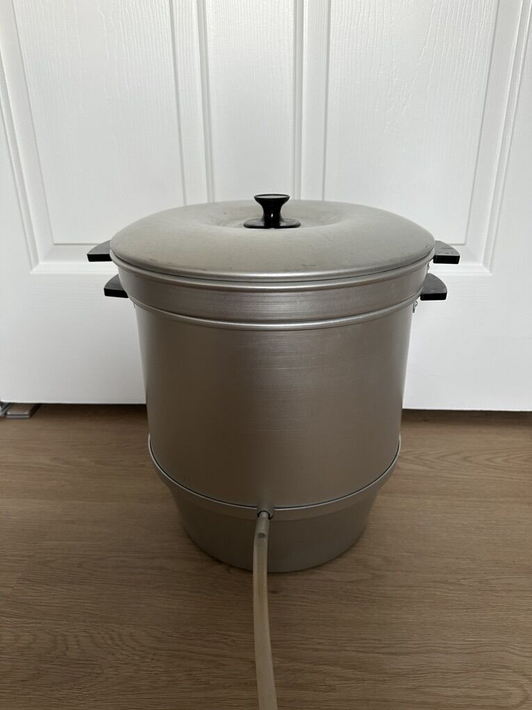 Nice Canning Steamer & Juicer