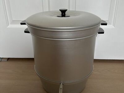 Nice Canning Steamer & Juicer