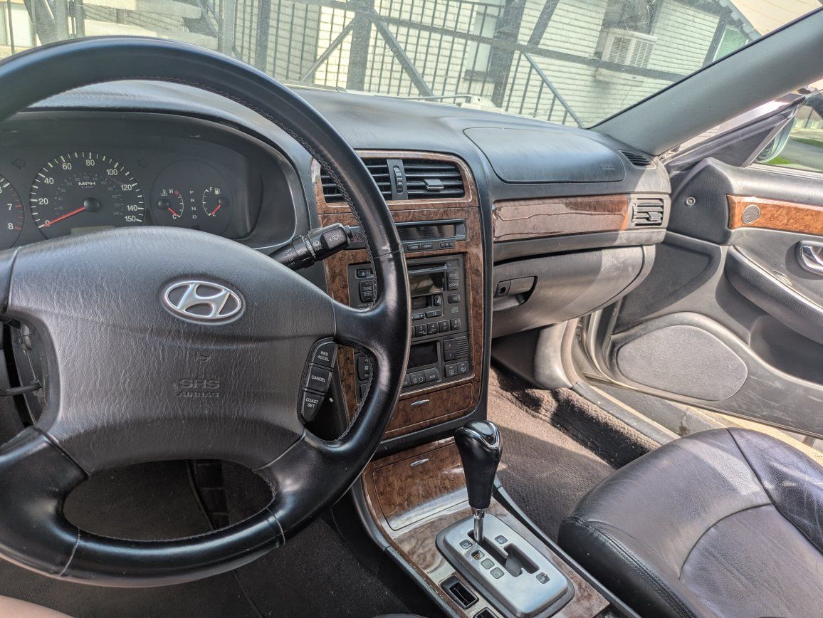 2004 Hyundai XG350 Base
