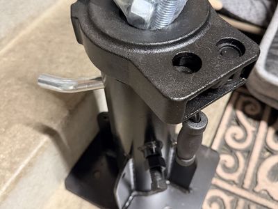 5th Wheel to Gooseneck Adapter
