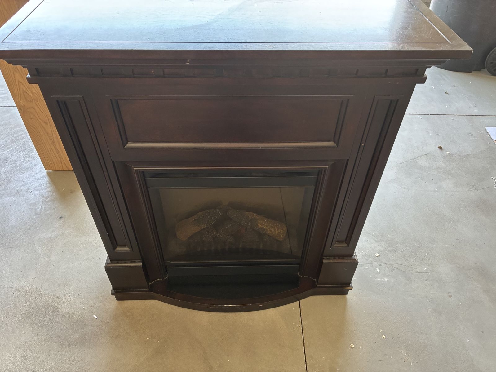 Dark Wood Electric Fireplace Mantel with Realistic Log and Flame Effect