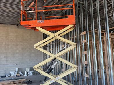 SCISSOR LIFT RENTAL. 19 - 26 - 32FT