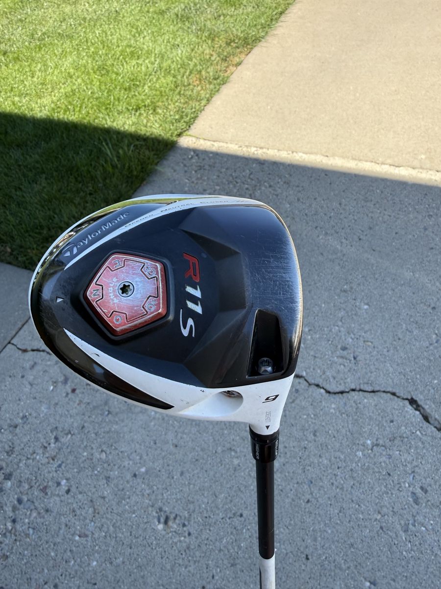TaylorMade R11S 9 Degree Driver Right Handed with Headcover
