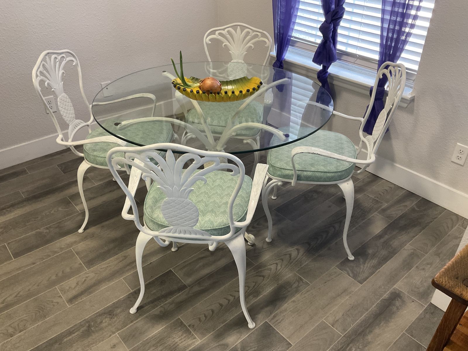Beautiful Statement White Cast Aluminum Pineapple Patio Set Table & Four Chairs