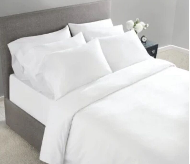 New 2 dozen Fitted Queen Sheets And Pillowcases