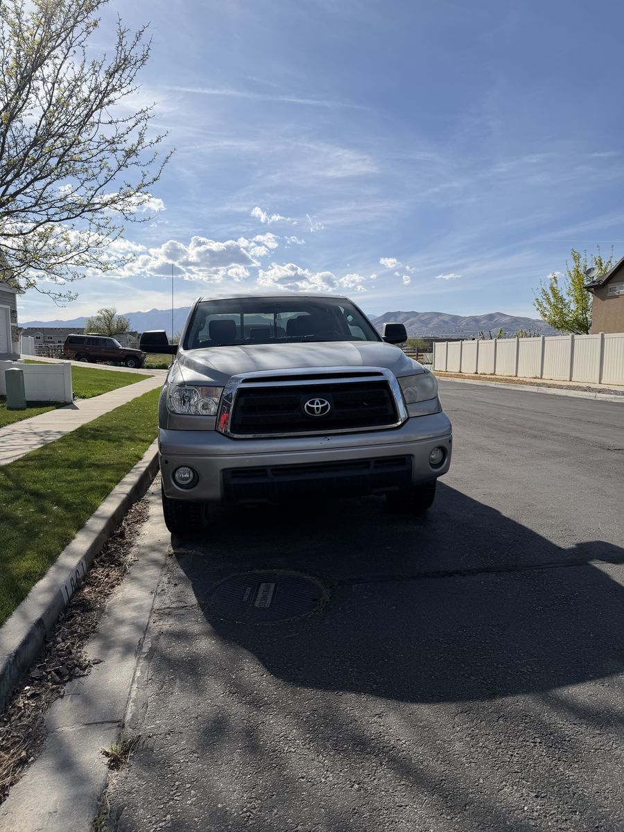 2010 TOYOTA TUNDRA SR5