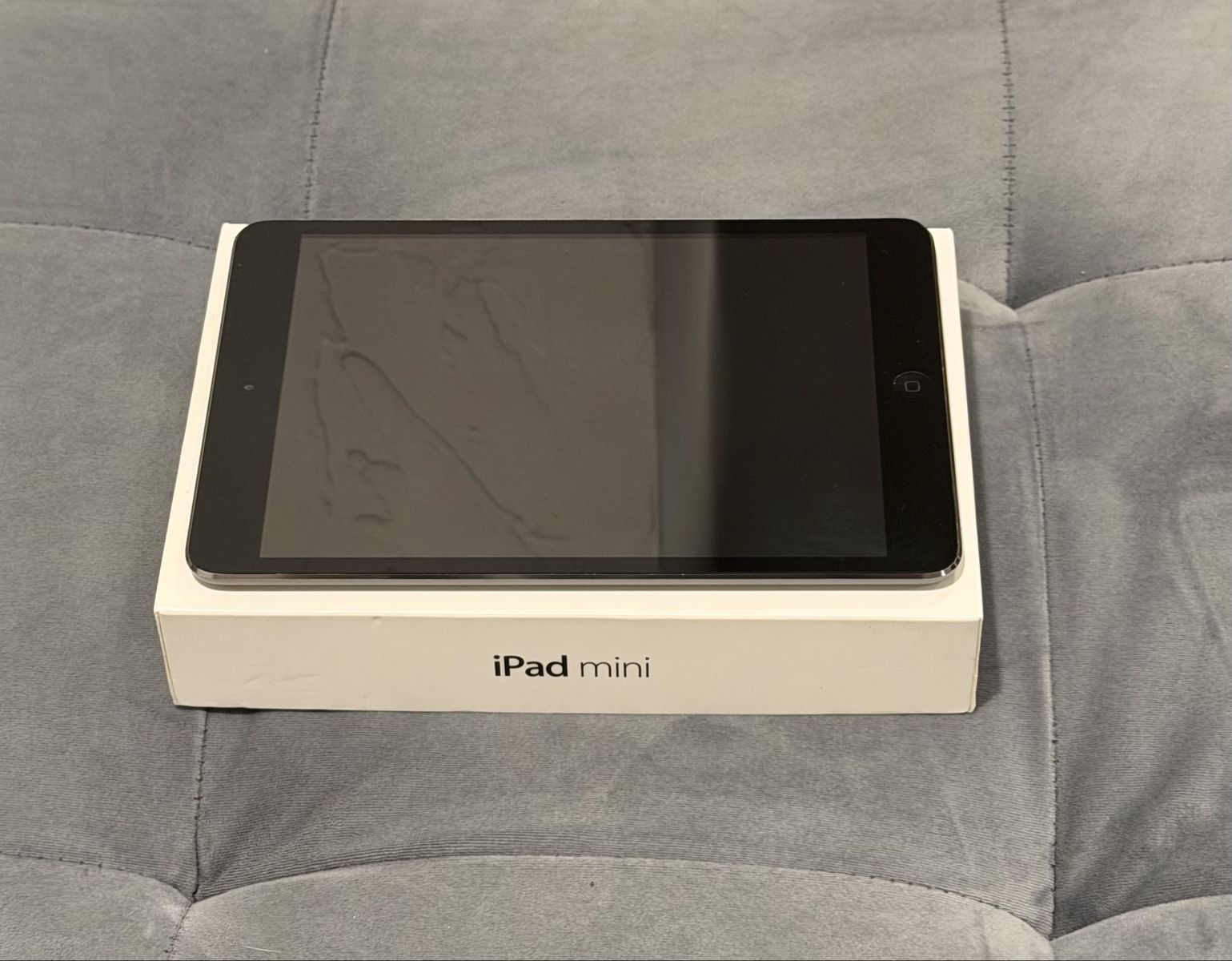 Apple iPad Mini 1st Gen with Original Box – iCloud Locked – For Parts/Repair