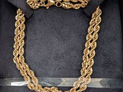 Beautiful 18k/750 yellow gold rope chain necklace