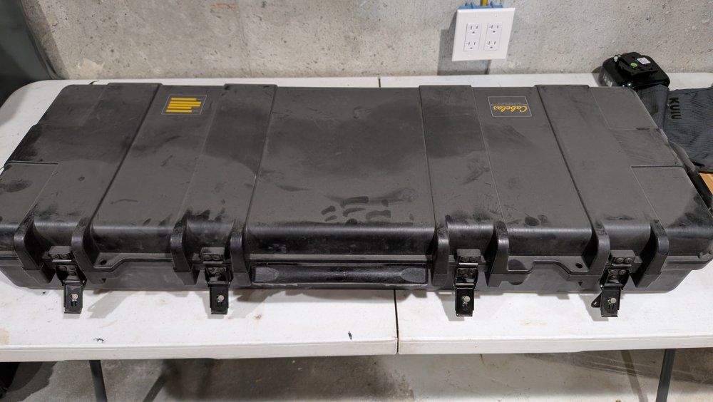Cabela's hard case 44" long