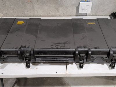 Cabela's hard case 44" long