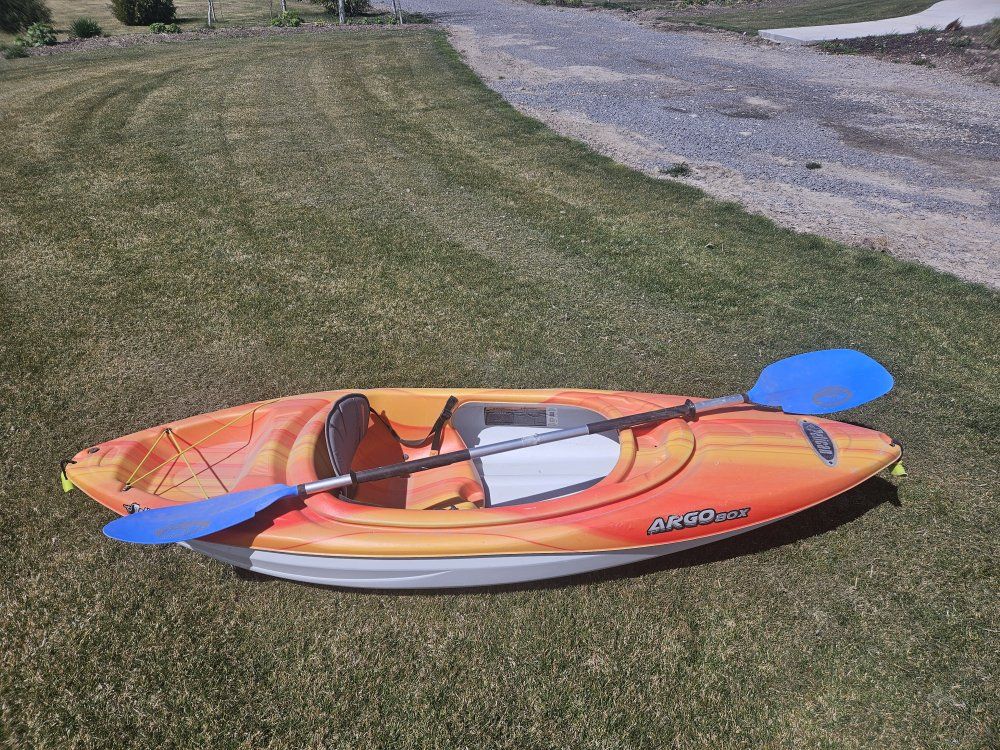 Pelican Argo 80X Kayak - 8ft with Paddle