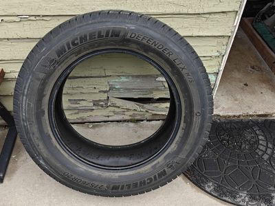 2x Michelin Defender LTX M/S 275/60R20