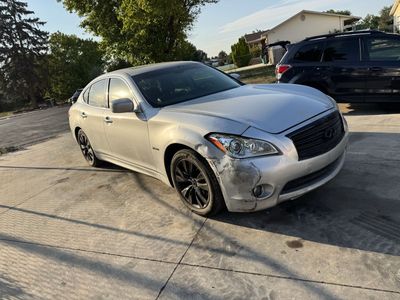 Infiniti M35h Hybrid Sedan - Silver (Front End Damage)