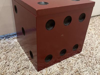 Liar’s Dice: A Classic Bluffing Game in Wooden Box