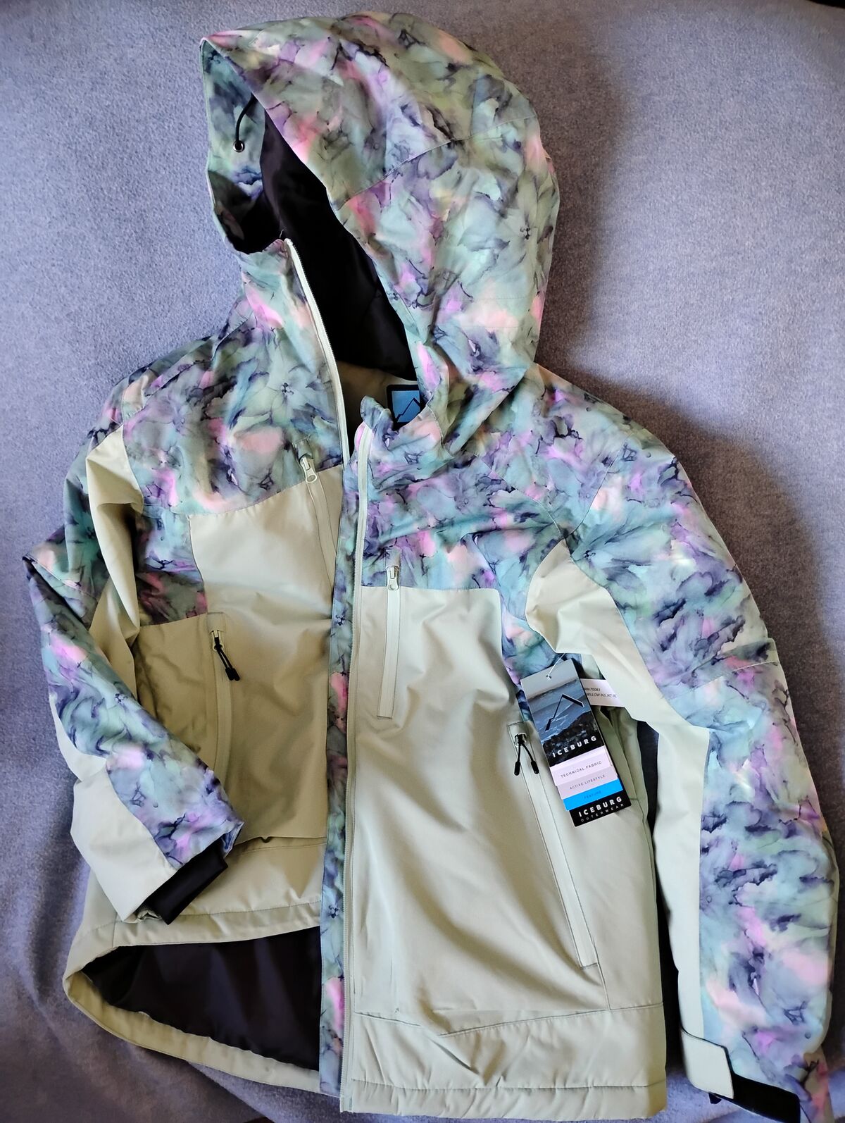 Women's XL Coat. New.