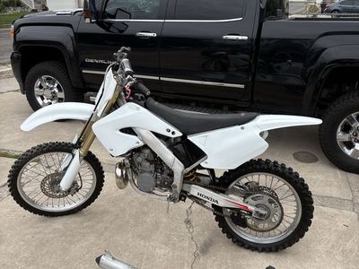 Honda CR250R 2001 Dirt Bike 2-Stroke with Extras