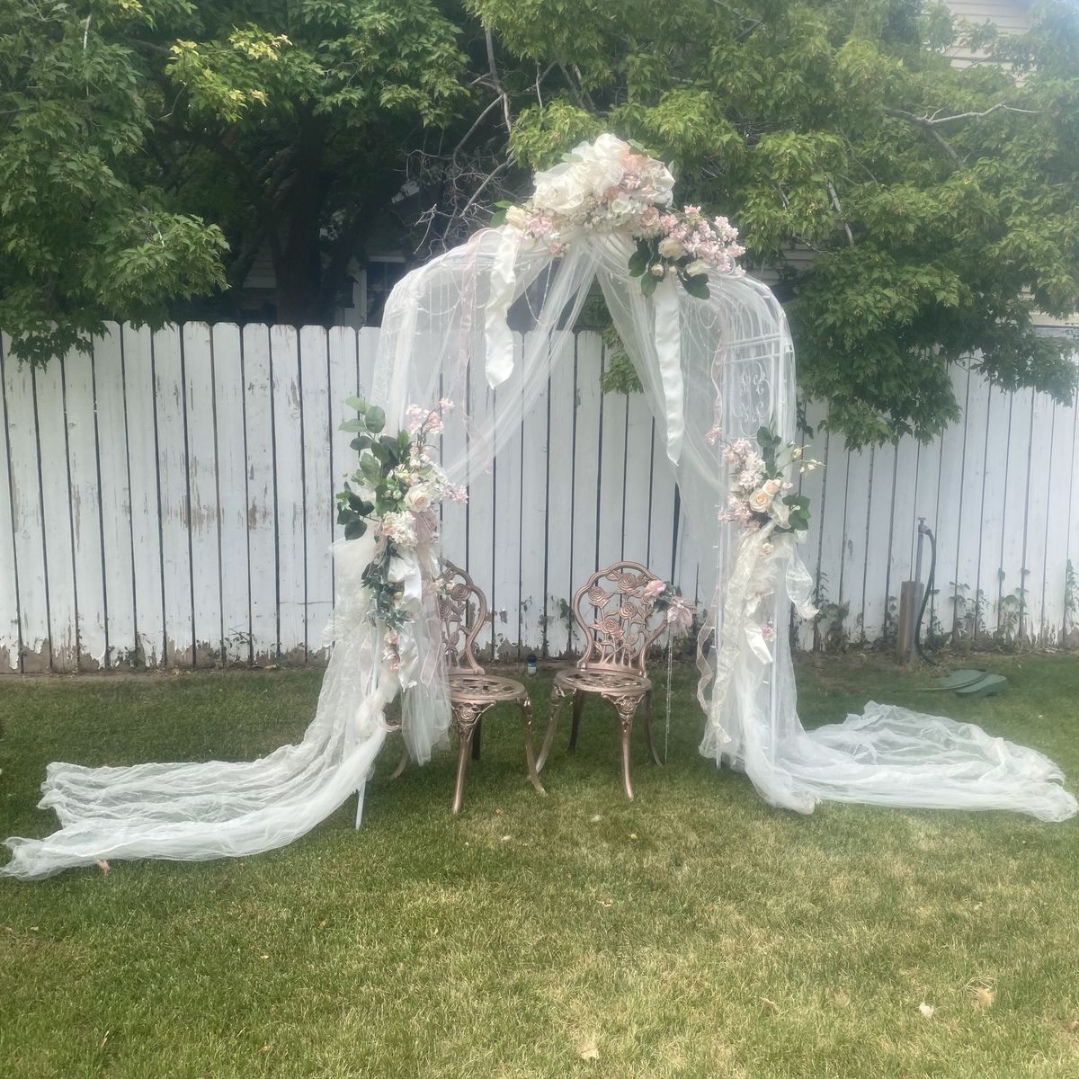 BEAUTIFUL METAL ARCH!!