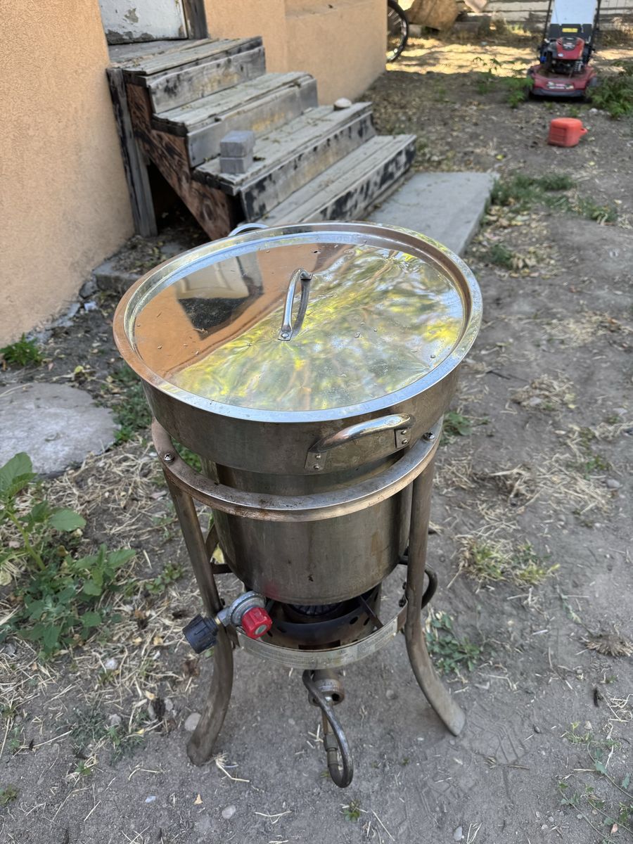North American Aluminum Turkey Fryer Pot w/ Burner Stand & Lid - Used Outdoor Cooking