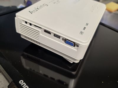NEW AuKing Mini LCD LED Portable Projector White with HDMI, USB, VGA Inputs