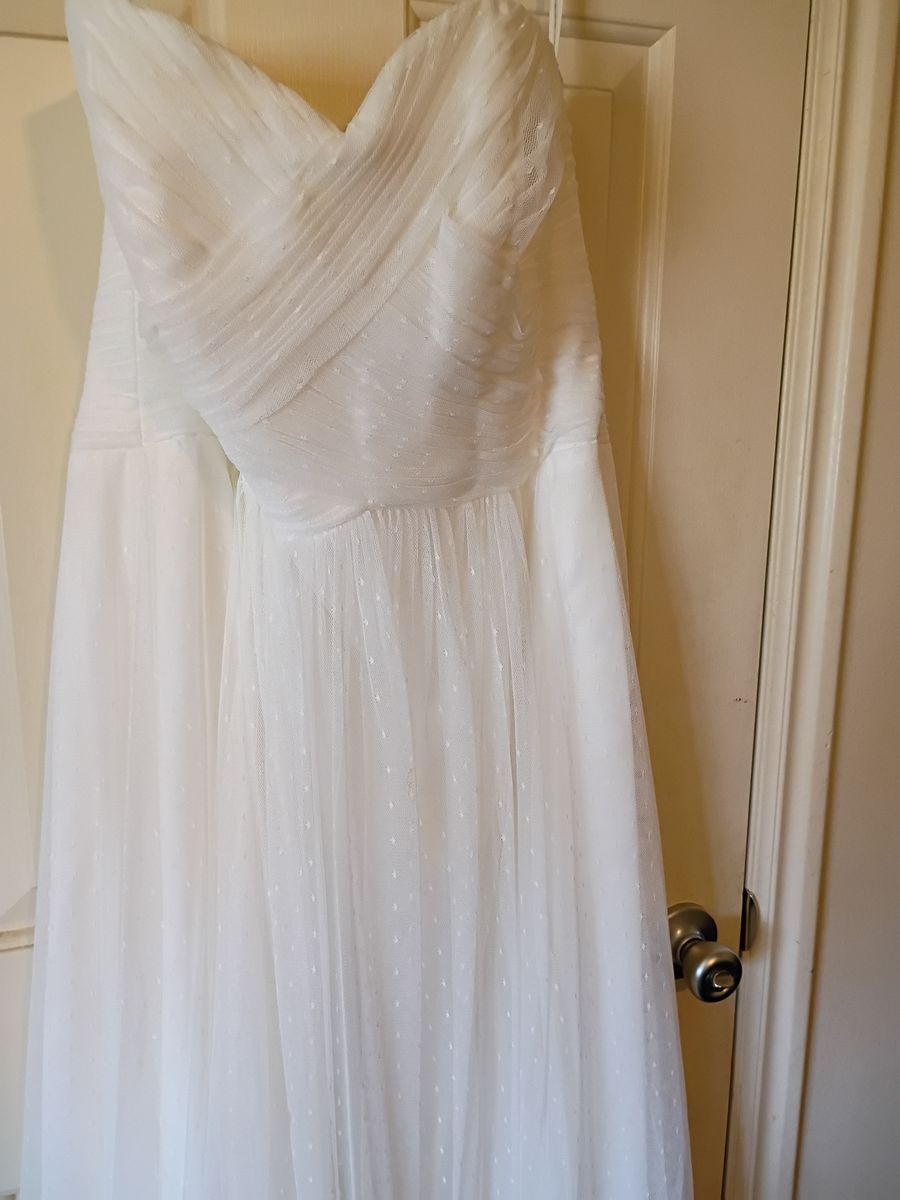 White Strapless Sweetheart Tulle Wedding Dress with Dotted Accents